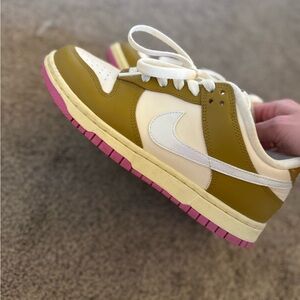 Nike Olive and Pink Low-Top Sneakers
